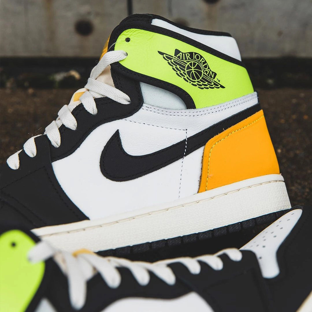 JD1 RETRO HIGH WHITE BLACK VOLT UNIVERSITY GOLD (GS & MENS)
