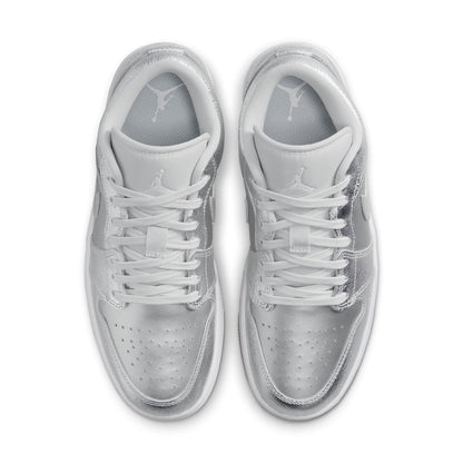 JD1 LOW METALLIC SILVER (WOMENS)