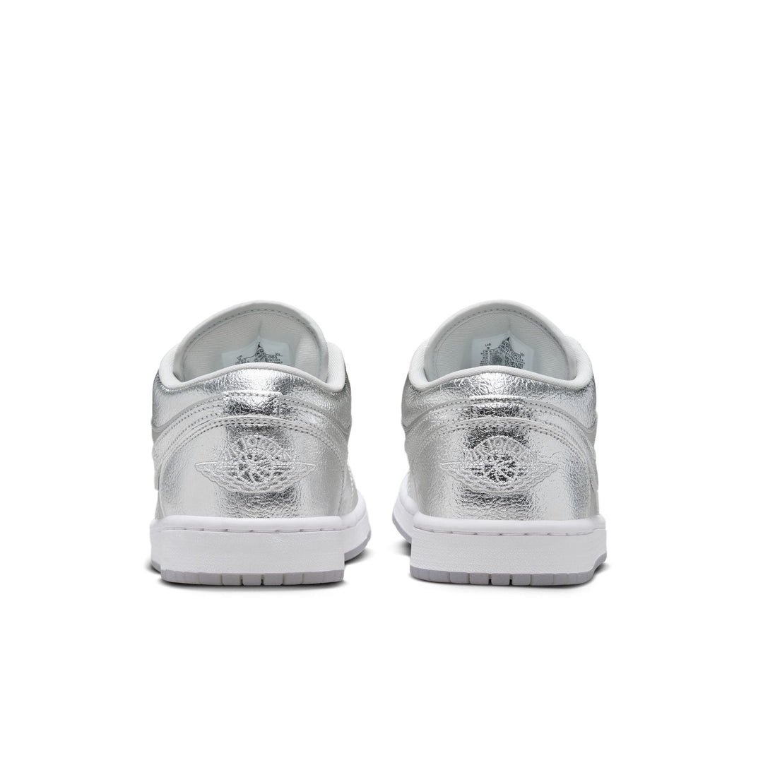 JD1 LOW METALLIC SILVER (WOMENS)