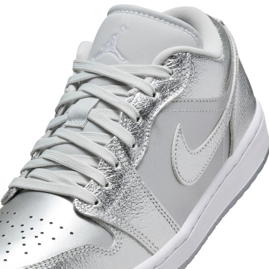JD1 LOW METALLIC SILVER (WOMENS)