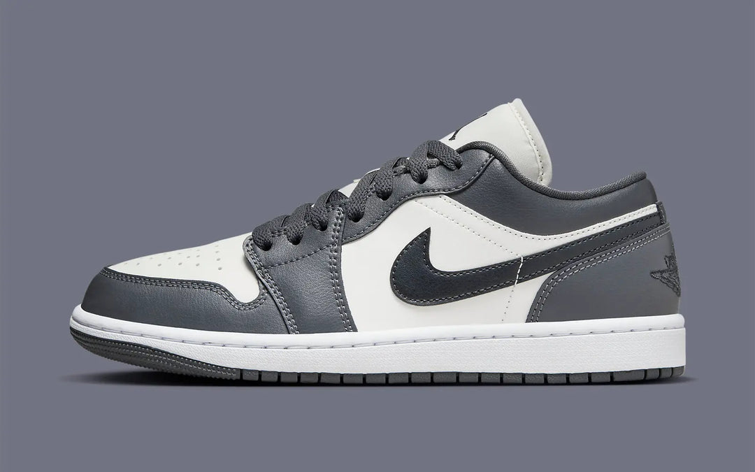 JD1 LOW OFF NOIR / DARK GREY (WOMENS)