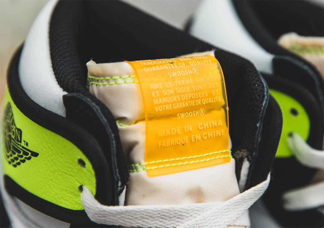 JD1 RETRO HIGH WHITE BLACK VOLT UNIVERSITY GOLD (GS & MENS)