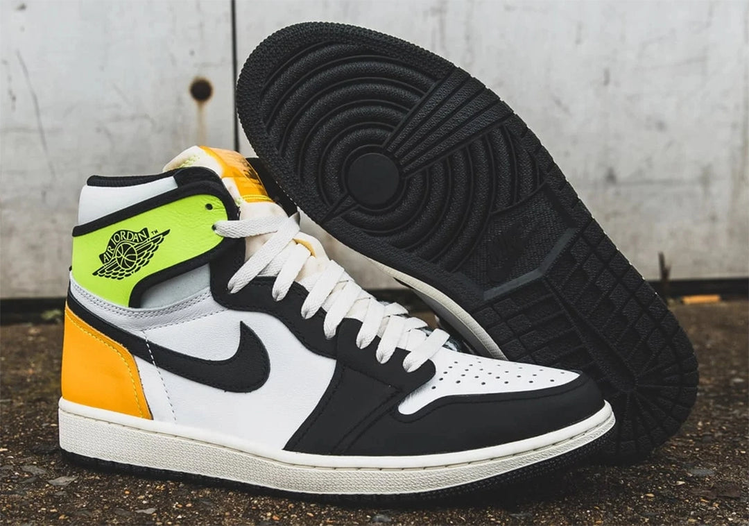JD1 RETRO HIGH WHITE BLACK VOLT UNIVERSITY GOLD (GS & MENS)